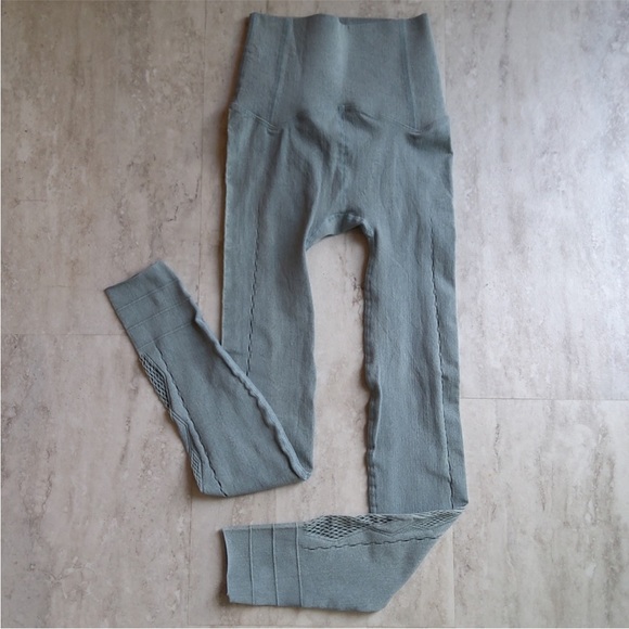 NWOT Free People High Rise Length Running Through My Mind Leggings! Size XS/S - Picture 7 of 9